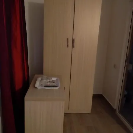 Evana House 게스트하우스 3*