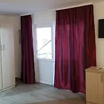 Evana House