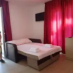 Evana House