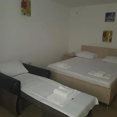 Evana House 3*