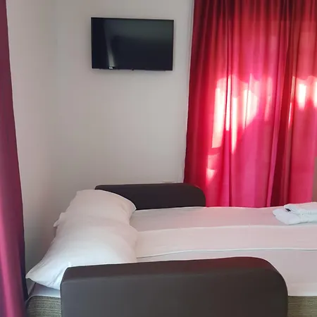 Evana House Pensión 3*